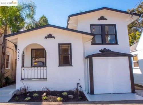 3373 Arkansas St, Oakland, CA, 94602-3707 | Card Image