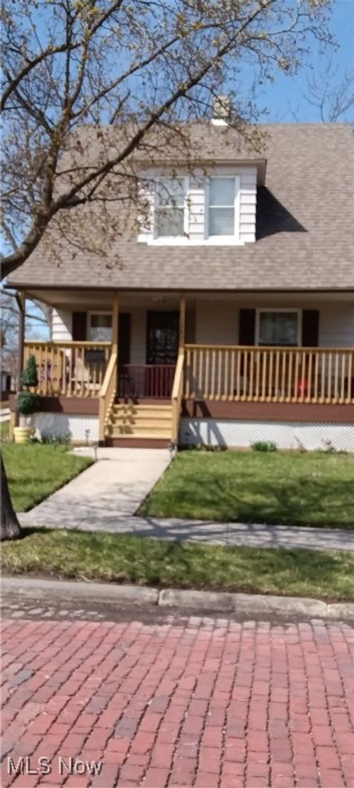 1242 E 168th St, Cleveland, OH, 44110-1533 | Card Image