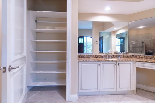 15101 Kestrelglen Way, House other with 4 bedrooms, 5 bathrooms and null parking in LITHIA FL | Image 52