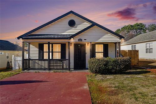 1615 Hallmark Hills Dr, Griffin, GA, 30223-8790 | Card Image