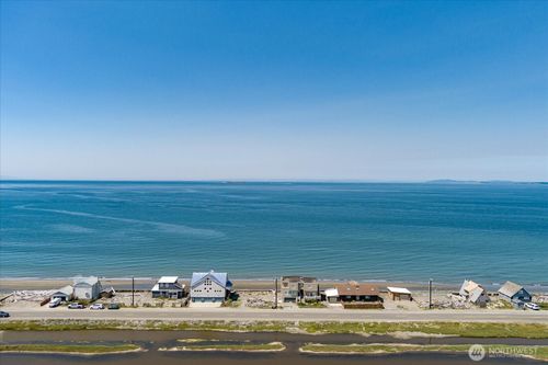 2511 W Beach Rd, Oak Harbor, WA, 98277-8865 | Card Image