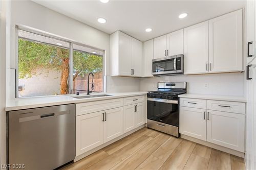 3904 Milford Pl, Las Vegas, NV, 89102-7839 | Card Image