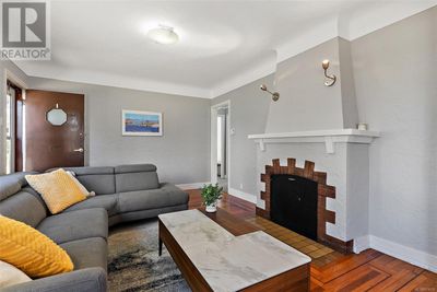 243 Maddock Ave W, House other with 3 bedrooms, 1 bathrooms and 3 parking in Victoria BC | Image 3