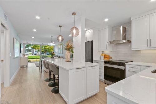 j658-658 Broad Ave S, NAPLES, FL, 34102 | Card Image