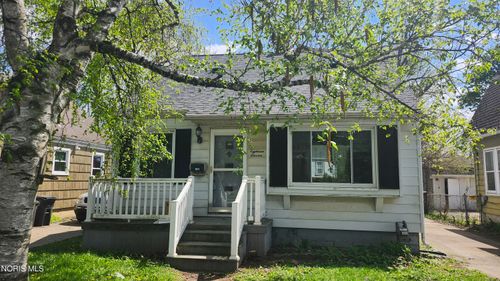 1811 Giant St, Toledo, OH, 43613-5218 | Card Image