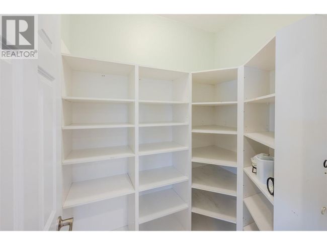 19409 Mcdougald Rd, House other with 3 bedrooms, 2 bathrooms and 2 parking in Summerland BC | Image 9