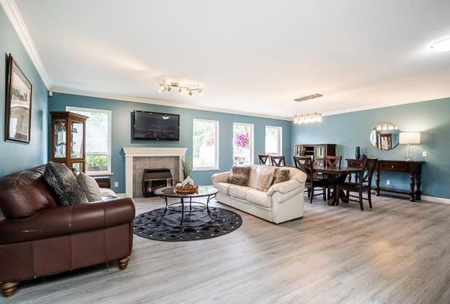 25040 57 Ave, House other with 3 bedrooms, 3 bathrooms and 15 parking in Aldergrove BC | Image 6