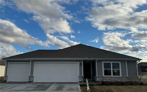 8044 Se 6th Ter, Blue Springs, MO, 64014-7702 | Card Image