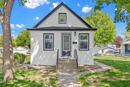 417 10th Ave S, South Saint Paul, MN, 55075-2522 | Card Image