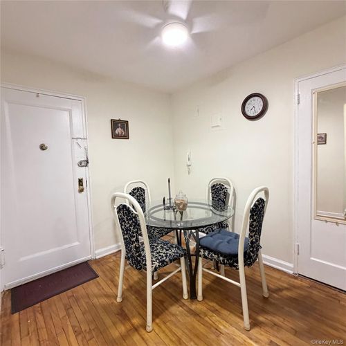 1e-34-20 78th St, New York, NY, 11372 | Card Image