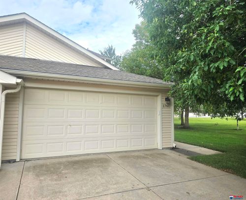20-1761 Surfside Dr, Lincoln, NE, 68528-1747 | Card Image