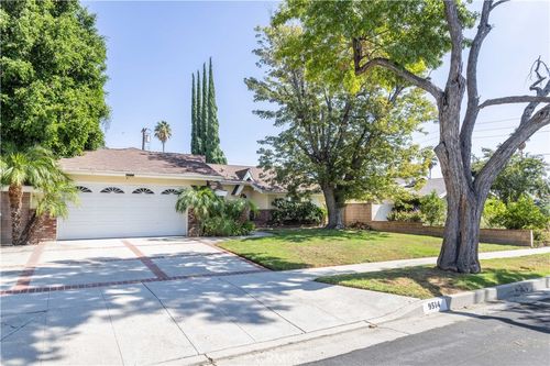 9514 Penfield Ave, Chatsworth, CA, 91311-5514 | Card Image