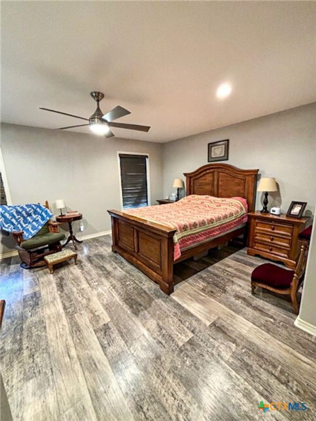 912 N Avenue G, House other with 4 bedrooms, 3 bathrooms and null parking in Shiner TX | Image 10