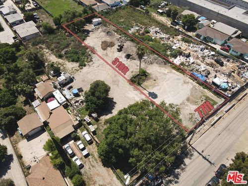 3660 W 102nd St, Inglewood, CA, 90303-1102 | Card Image