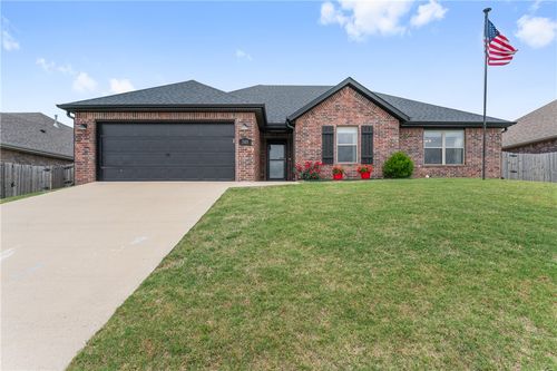 705 Jillian St, Siloam Springs, AR, 72761-2210 | Card Image