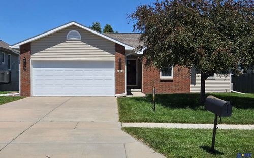 6410 Cornflower Dr, Lincoln, NE, 68504-4654 | Card Image