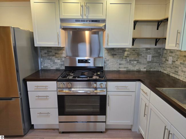 7864 Maple St, House other with 3 bedrooms, 1 bathrooms and null parking in Vanderbilt MI | Image 4