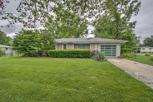 402 E Seiberling St, Blue Mound, IL, 62513-9559 | Card Image