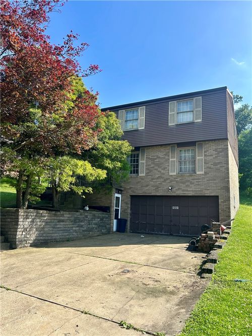 1061 Old Post Rd, South Park, PA, 15129-9114 | Card Image