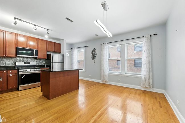 A - 2611 Rosemont Ave, Home with 3 bedrooms, 2 bathrooms and 2 parking in Chicago IL | Image 7