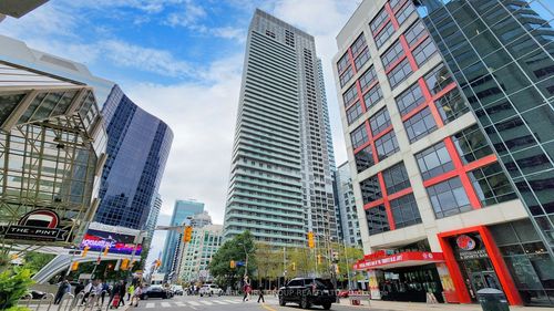 914-300 Front St W, Toronto, ON, M5V0E9 | Card Image