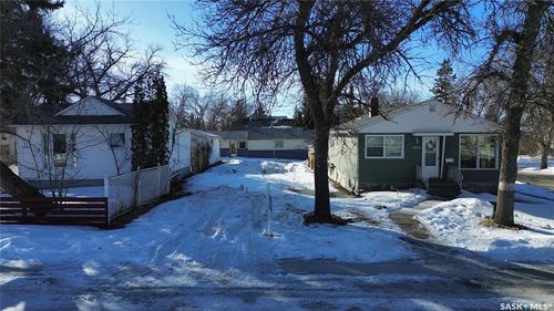 4935 8th Ave, Regina, SK, S4T0W2 | Card Image