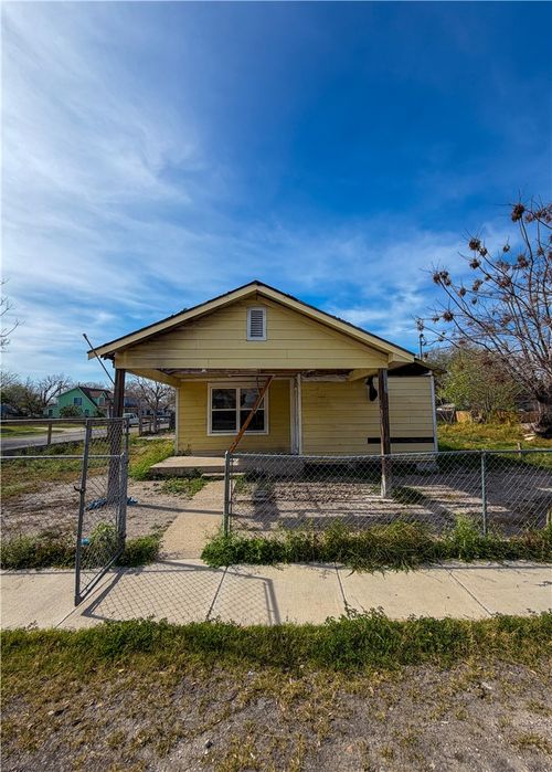 3037 Macarthur St, Corpus Christi, TX, 78405-2468 | Card Image