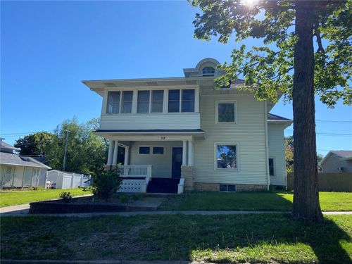 119 S Garnavillo St, Anamosa, IA, 52205-1801 | Card Image