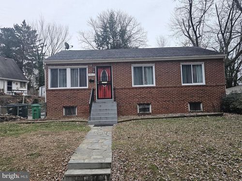 5911 Mustang Dr, RIVERDALE, MD, 20737-2548 | Card Image