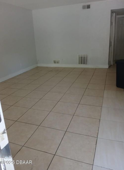 apt-102-900 S Peninsula Dr, DAYTONA BEACH, FL, 32118-4772 | Card Image