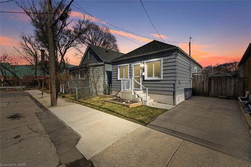 410 Cope St, Hamilton, ON, L8H5C3 | Card Image