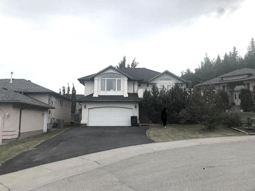 105 Parker Place, Hinton, AB, T7V2E5 | Card Image