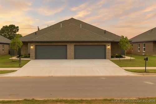 2807 Josiah Pl, Edmond, OK, 73013 | Card Image