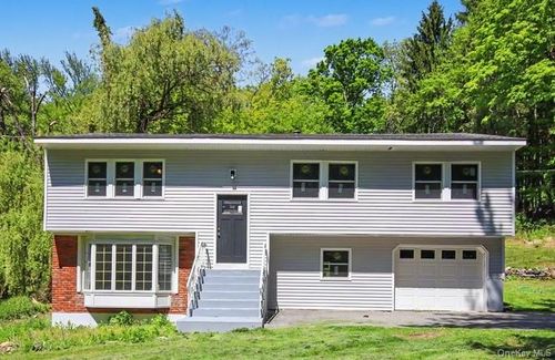 19 Englewood Ter, Mahopac, NY, 10541-3907 | Card Image