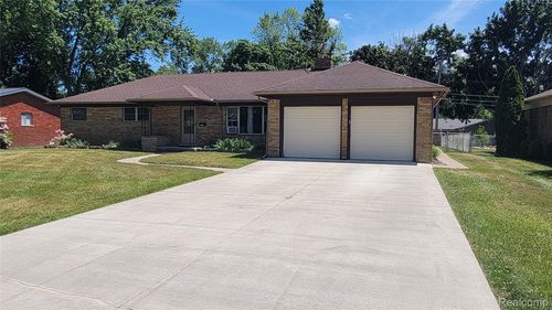 45502 Klingkammer St, Utica, MI, 48317-5773 | Card Image