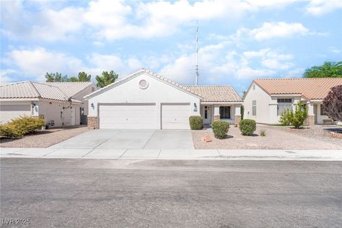 3621 Yorba Linda Dr, Las Vegas, NV, 89122-4711 | Card Image