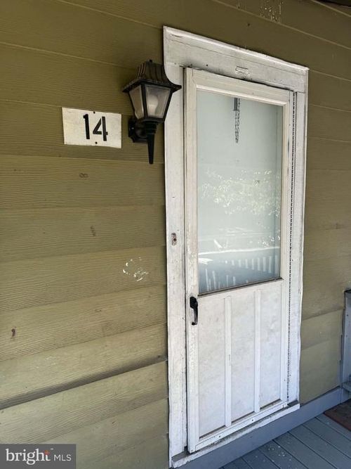 14 Woodland Ave, COATESVILLE, PA, 19320-3632 | Card Image