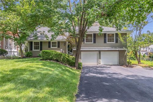 5551 Fairway Rd, Fairway, KS, 66205-2641 | Card Image