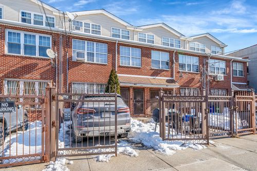 485 Essex St, Brooklyn, NY, 11208-2213 | Card Image