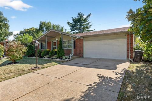 354 Burncoate Dr, Oakville, MO, 63129-3708 | Card Image