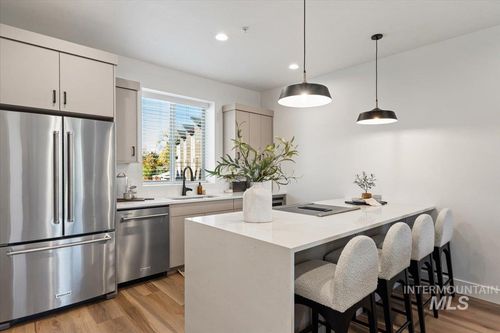 1705 S Federal Way, Boise, ID, 83705-3164 | Card Image