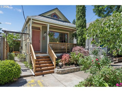 3373 Se 15th Ave, Portland, OR, 97202-2813 | Card Image