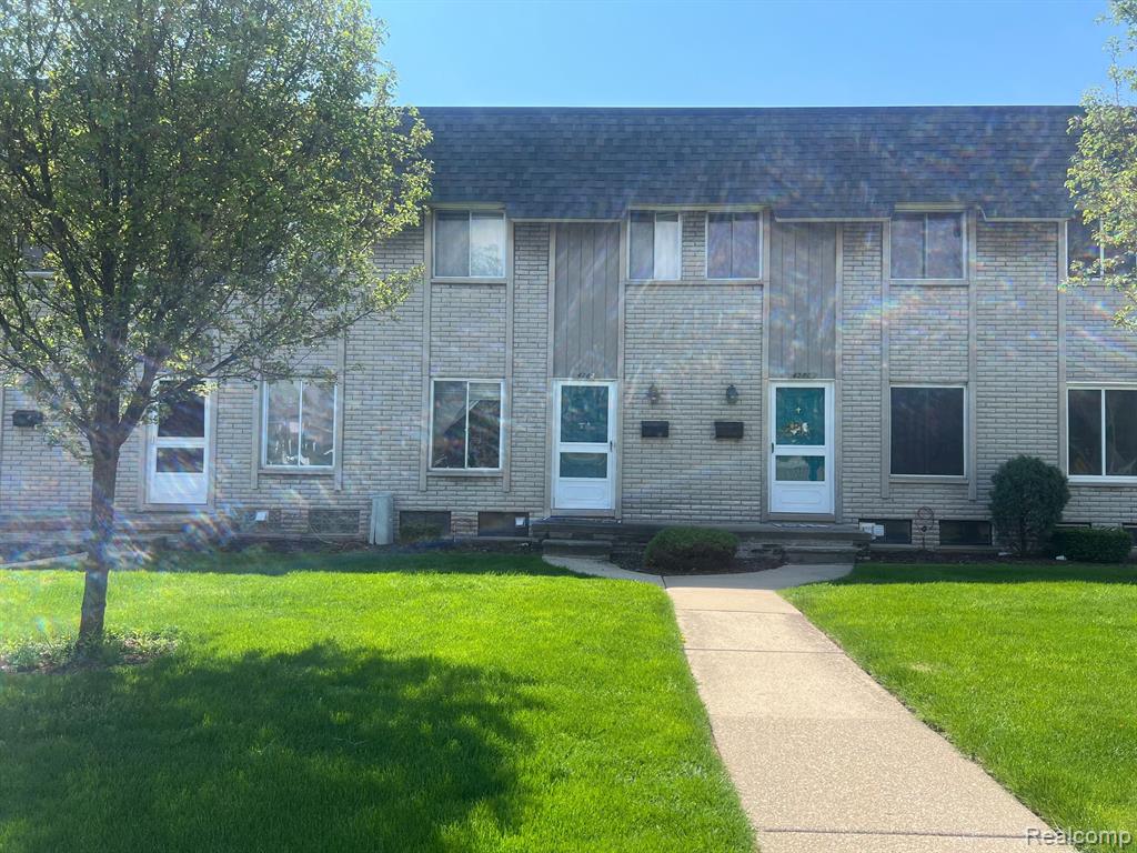 15 Mile Rd, Sterling Heights, MI 48310
