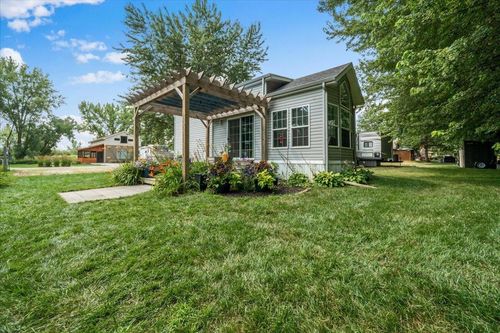 21657-21653-21657 Finch Loop, Osakis, MN, 56360-5200 | Card Image