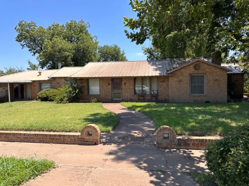 405 S Central Ave, Knox City, TX, 79529-2316 | Card Image