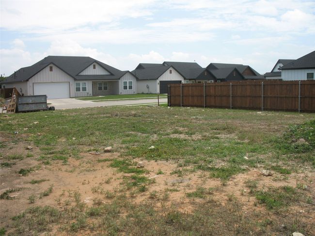 View of yard | Image 18