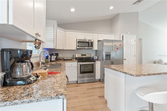 4947 Sw 166 Th Loop, House other with 3 bedrooms, 2 bathrooms and null parking in Ocala FL | Image 8