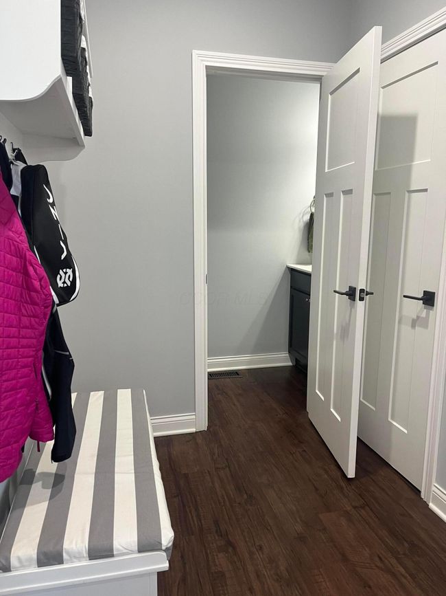 Mud room | Image 19