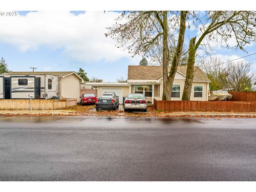 370 S 6th St, Harrisburg, OR, 97446-9681 | Card Image