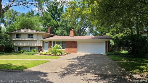 8736 Ringwood Dr, Commerce Township, MI, 48382-3473 | Card Image
